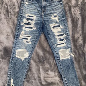 Womens Distressed American Eagle Jeans